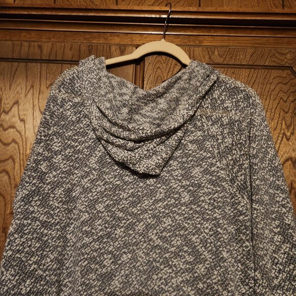Cato Womens Gray Hooded Fringe Hem Sweater Size 18/20W Cotton & Polyester Blend - Picture 4 of 7